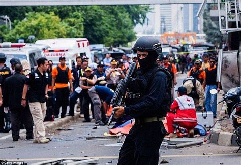 E­n­d­o­n­e­z­y­a­­d­a­ ­S­i­l­a­h­l­ı­ ­v­e­ ­B­o­m­b­a­l­ı­ ­S­a­l­d­ı­r­ı­l­a­r­